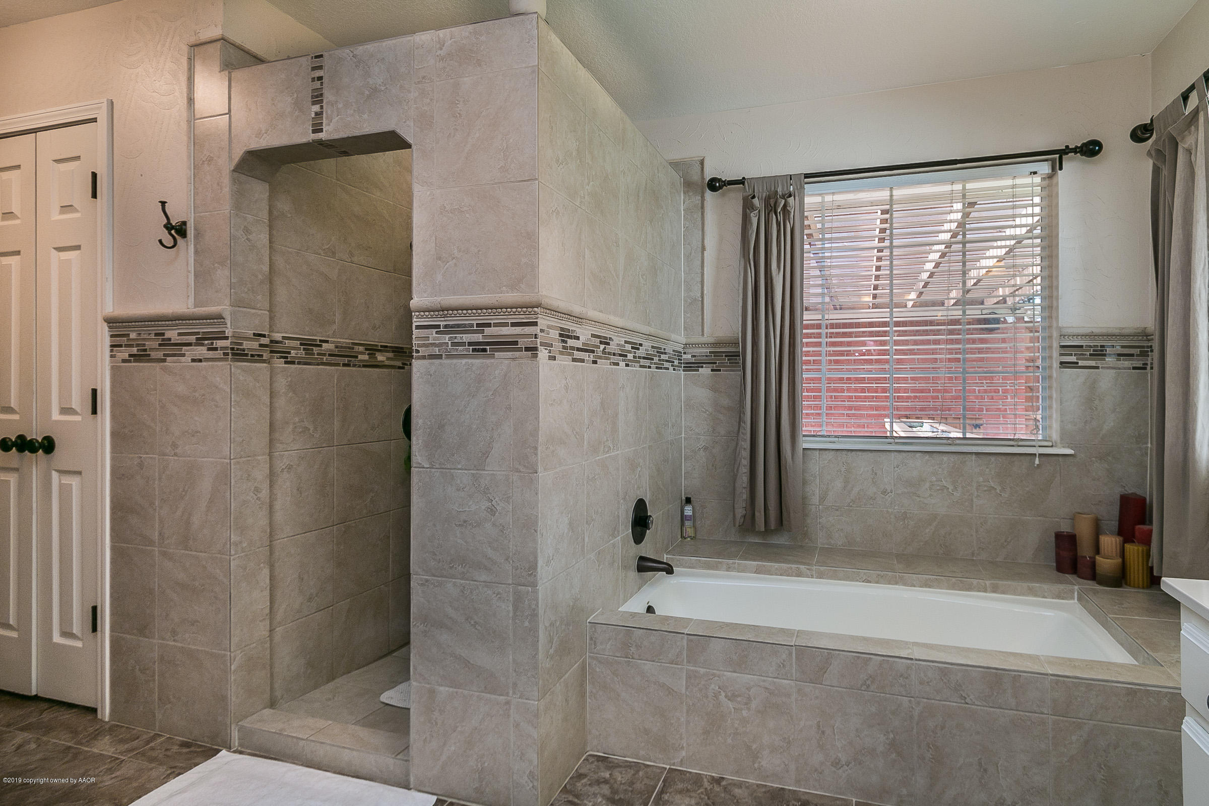 7224 Bayswater Road Amarillo, TX 79109 - Photo 13 of 23 014_Master Bath and Shower