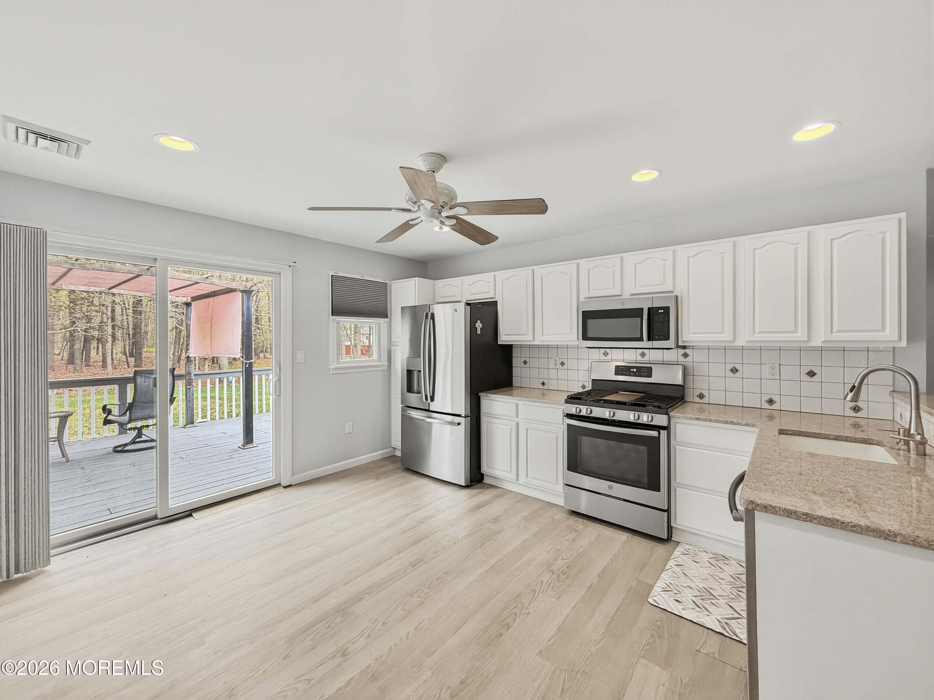 379 East Bird Village Road Jackson, NJ 08527 - Photo 28 of 43 Inlaw suite.kitchen.1