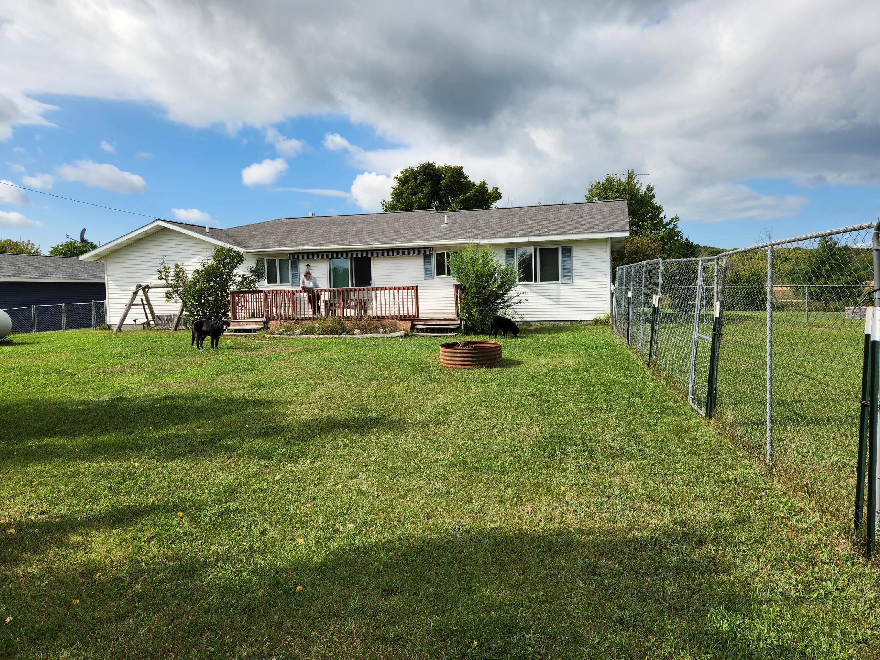 6117 East Levering Road Cheboygan, MI 49721 - Photo 6 of 24 Gallery Image 6