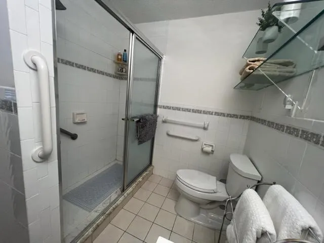 $4,000 | 1260 Manor Drive, Riviera Beach, FL 33404