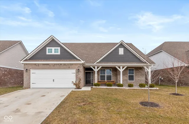 $435,000 | 2318 Riviera Place, Greenwood, IN 46143