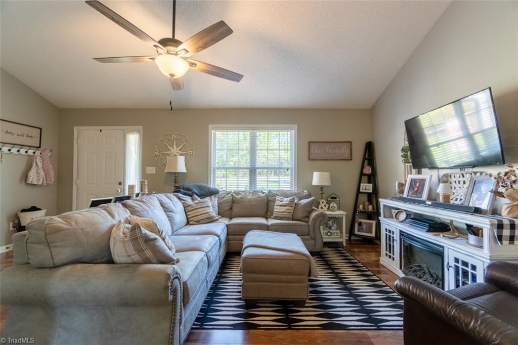 1104 East Meadow Road Eden, NC 27288 - Photo 5 of 23 Gallery Image 5