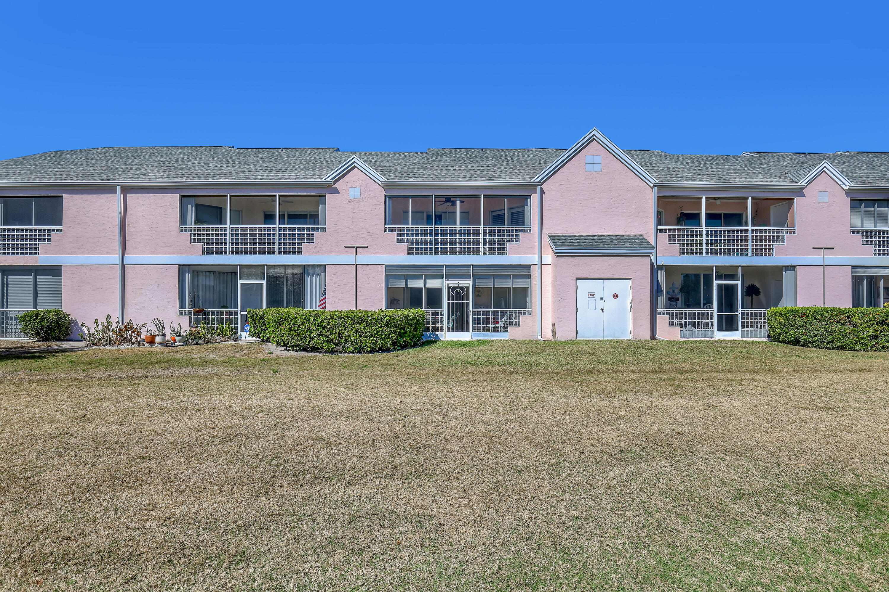 402 Muirfield Court, Unit 402D Jupiter, FL 33458 - Photo 29 of 44 402 Muirfield #402D (31)