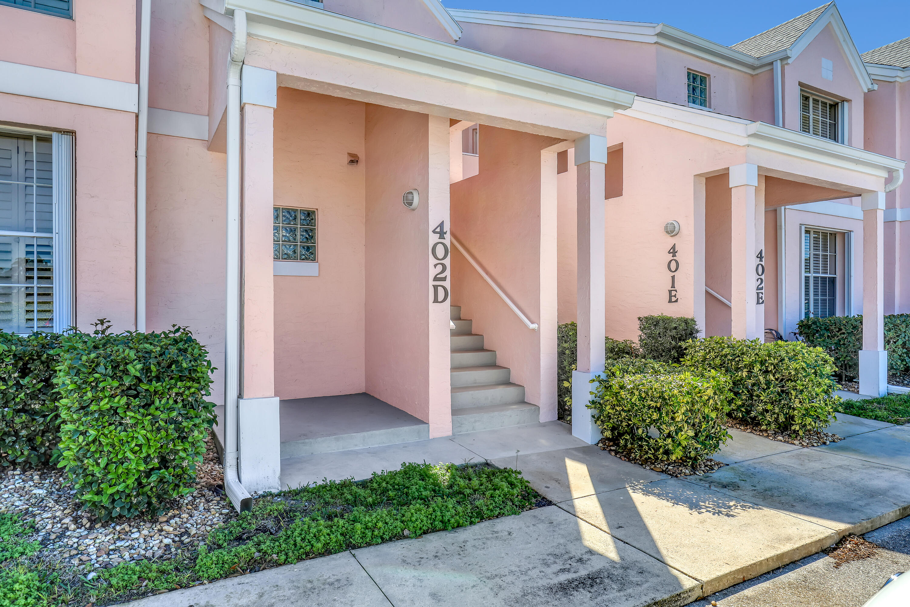 402 Muirfield Court, Unit 402D Jupiter, FL 33458 - Photo 3 of 44 402 Muirfield #402D (4)