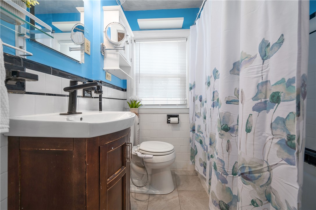 129 Rosemere Road Pawtucket, RI 02861 - Photo 11 of 29 Gallery Image 11