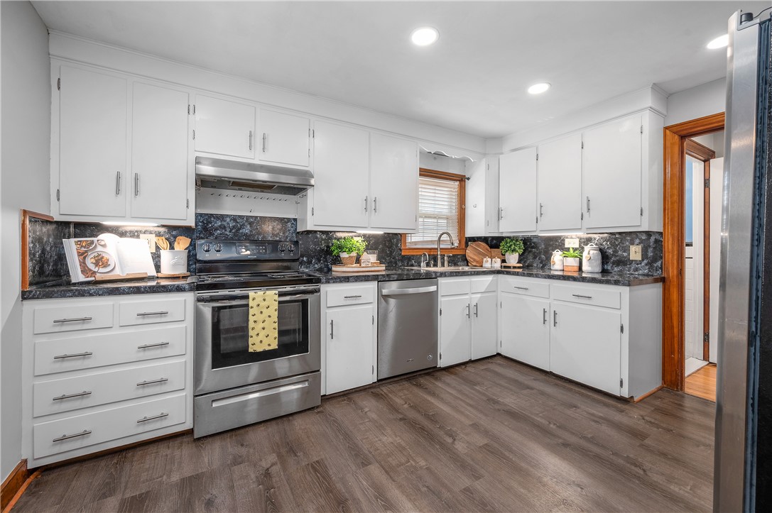 129 Rosemere Road Pawtucket, RI 02861 - Photo 2 of 29 Gallery Image 2