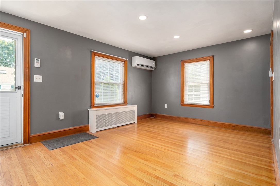 129 Rosemere Road Pawtucket, RI 02861 - Photo 6 of 29 Gallery Image 6