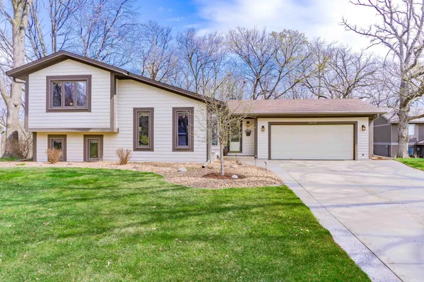 $464,900 | 112117 Haering Circle, Chaska, MN 55318
