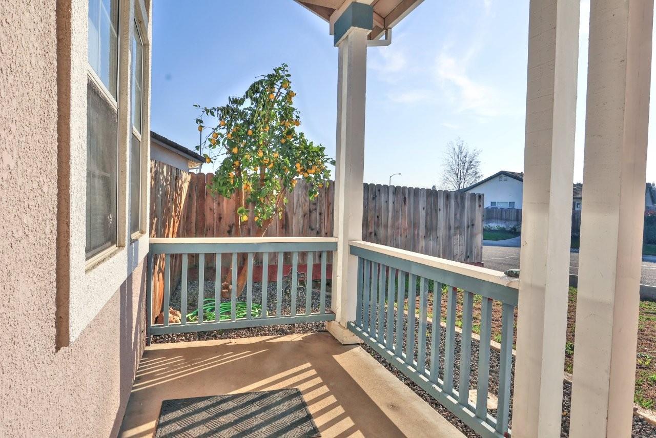 975 Rossburn Way Galt, CA 95632 - Photo 5 of 69