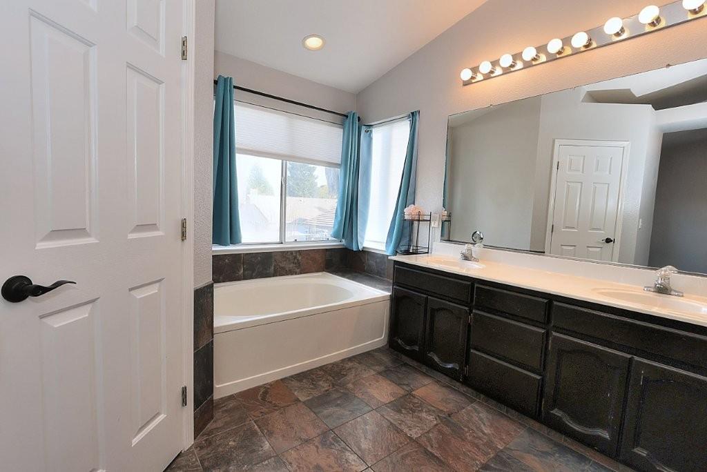 975 Rossburn Way Galt, CA 95632 - Photo 51 of 69