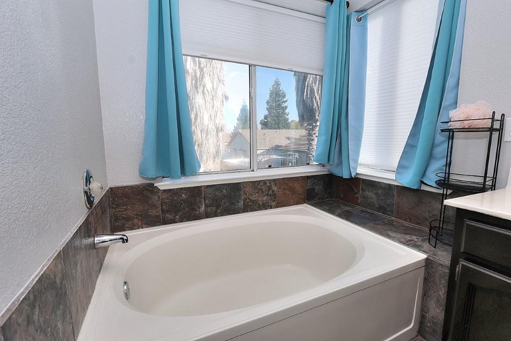 975 Rossburn Way Galt, CA 95632 - Photo 54 of 69