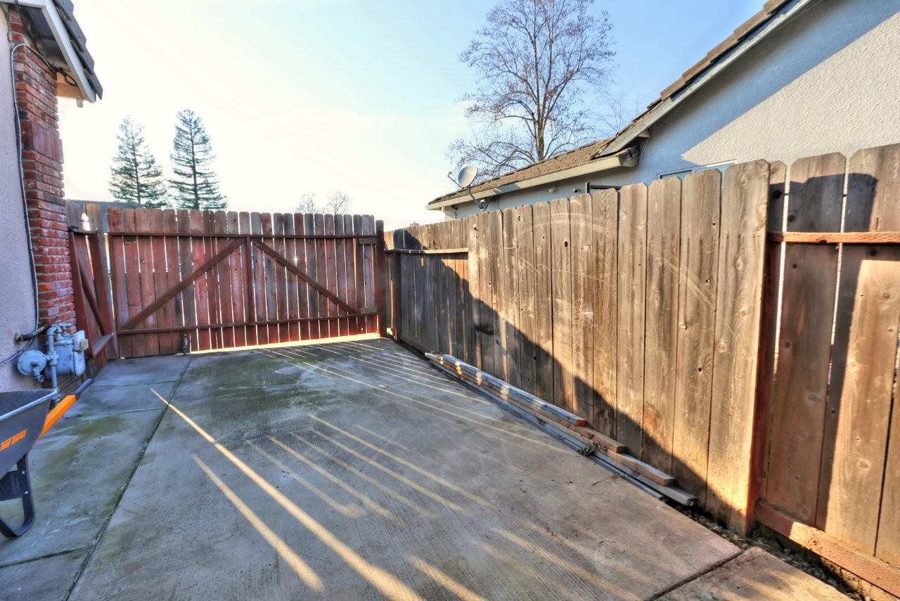 975 Rossburn Way Galt, CA 95632 - Photo 59 of 69