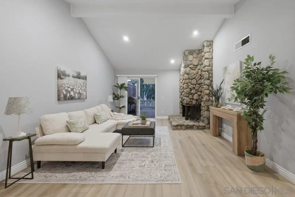 8635 Circle R Valley Lane Escondido, CA 92026 - Photo 2 of 30
