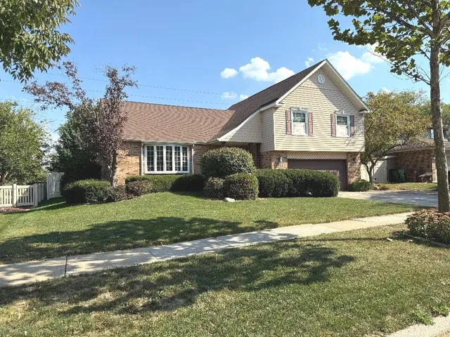 $449,900 | 16401 Tanbark Drive, Tinley Park, IL 60477