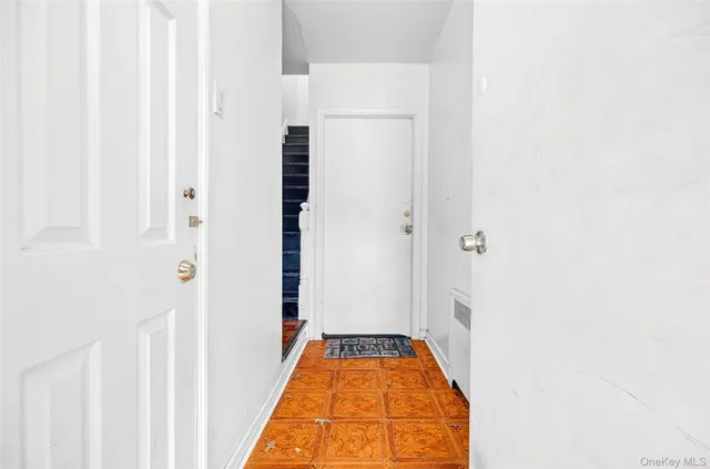 a view of utility room