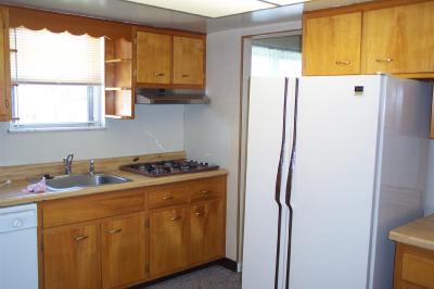 2710 Belaire Road Bethlehem, PA 18017 - Photo 5 of 11 kitchen