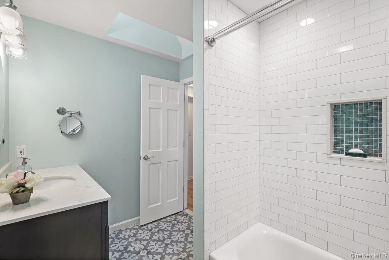 7 Nash Road Goldens Bridge, NY 10526 - Photo 21 of 28 Alternate view of second floor hall bathroom