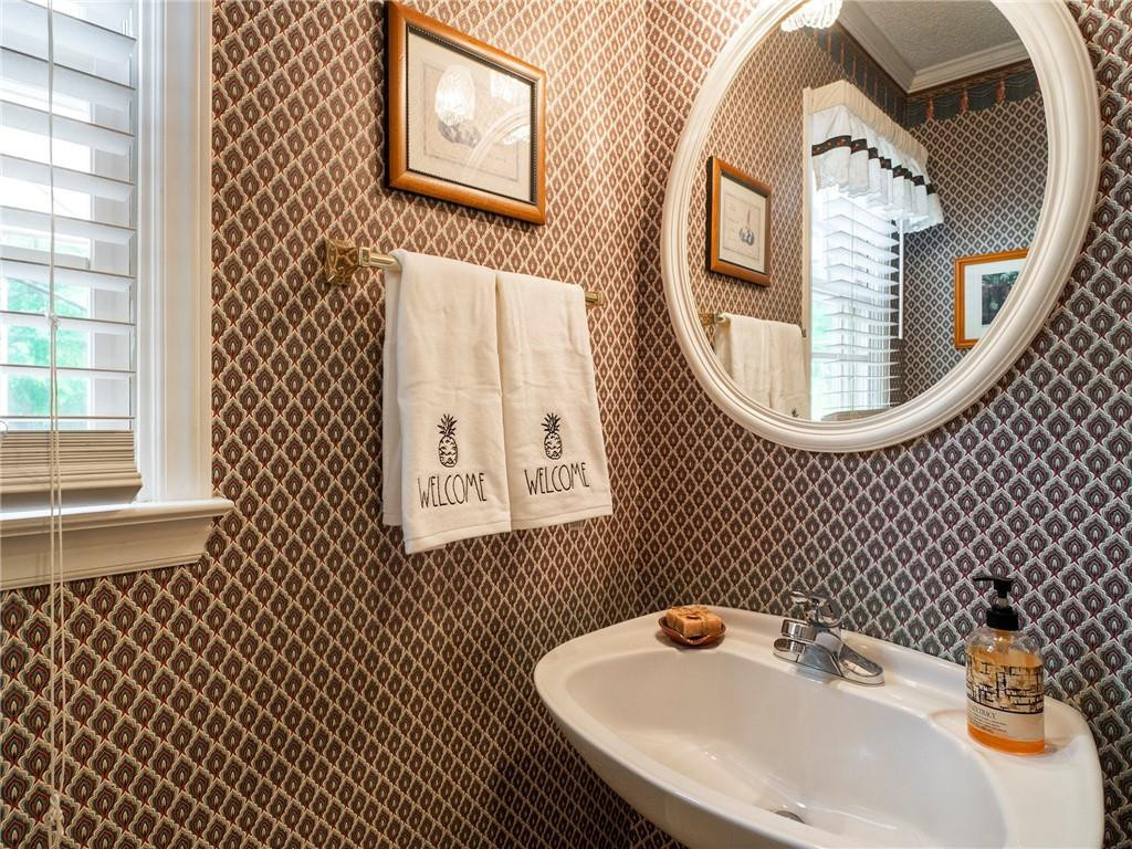 2194 Hoskins Road Burlington, NC 27215 - Photo 22 of 36 Gallery Image 22