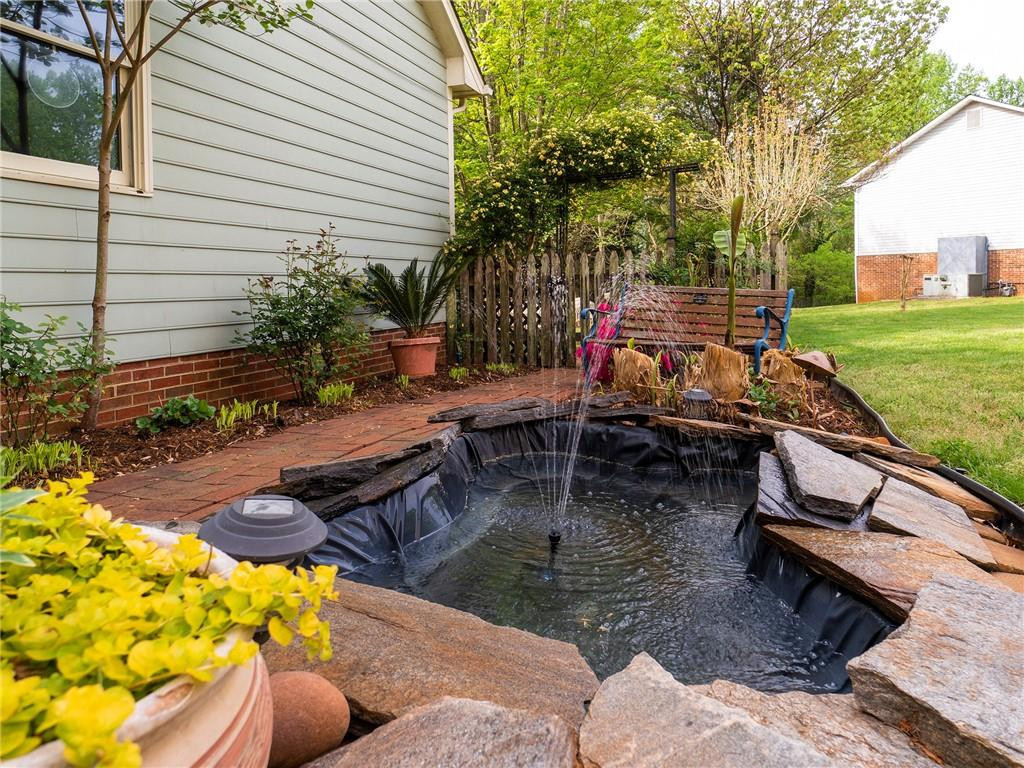 2194 Hoskins Road Burlington, NC 27215 - Photo 34 of 36 Gallery Image 34