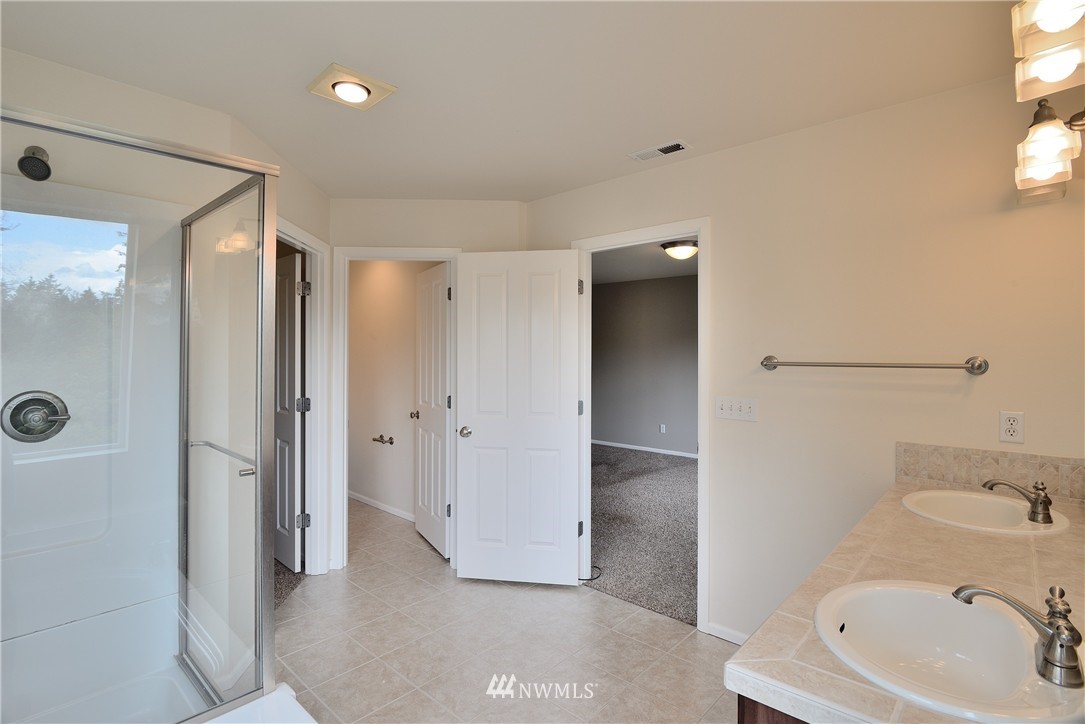 16111 35th Drive Southeast Bothell, WA 98012 - Photo 12 of 20