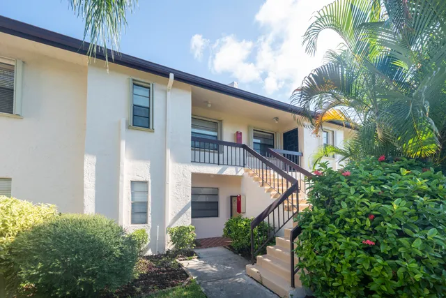 $349,000 | 7920 Eastlake Drive, Unit 19F, Boca Raton, FL 33433