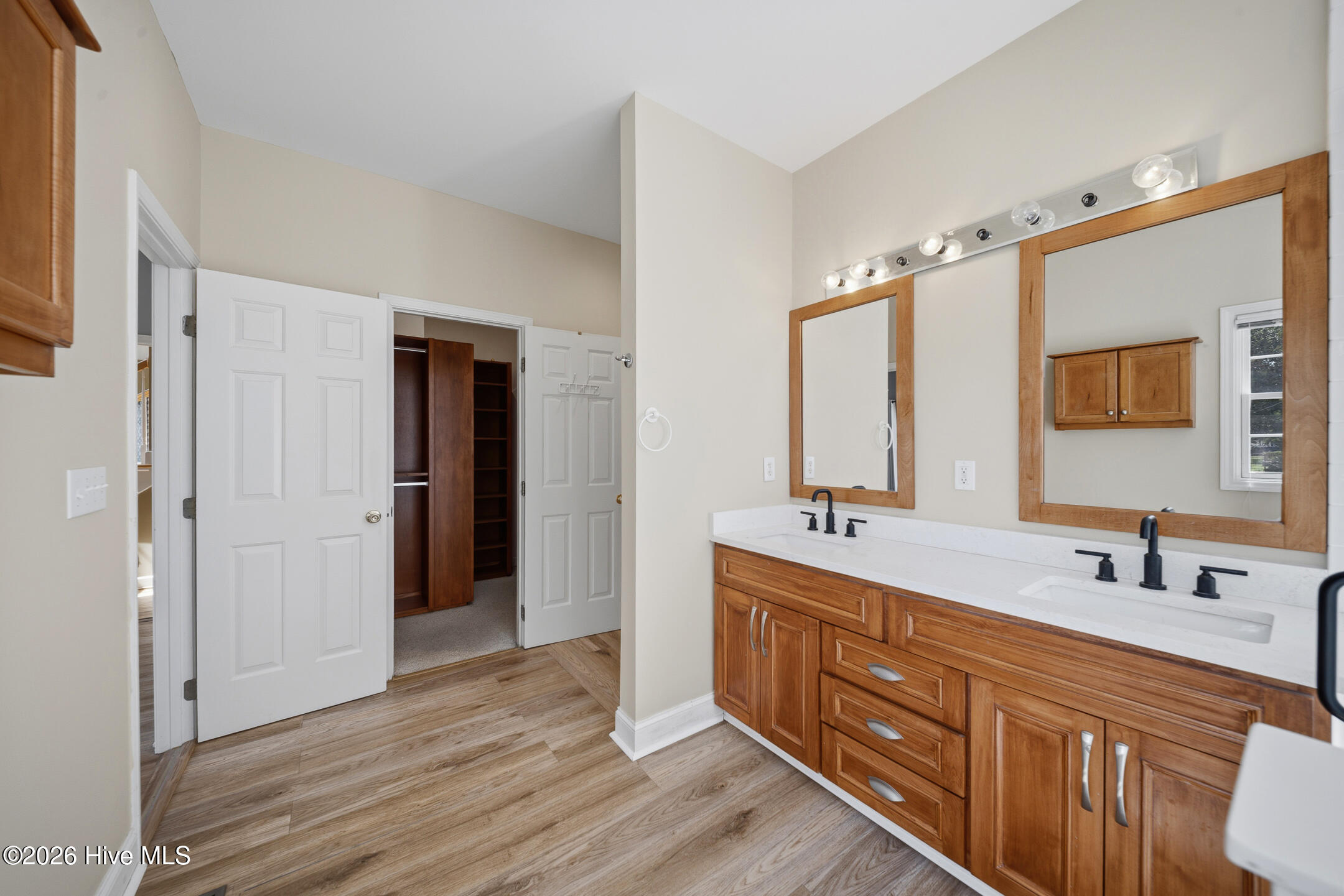 117 Middle Point Road Hampstead, NC 28443 - Photo 45 of 84 Full Bathroom upstairs