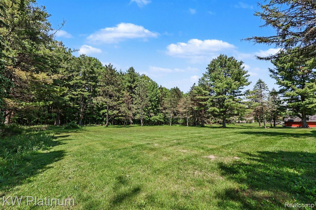 9474 Bartel Road Columbus, MI 48063 - Photo 29 of 31