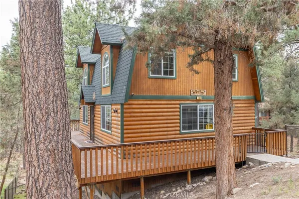 $465,000 | 143 Santa Barbara, Sugarloaf, CA 92386