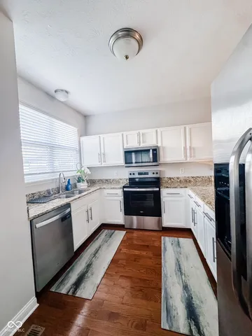 $1,800 | 2359 Central Avenue, Unit C, Indianapolis, IN 46205