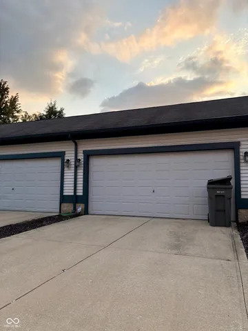 $1,800 | 2359 Central Avenue, Unit C, Indianapolis, IN 46205