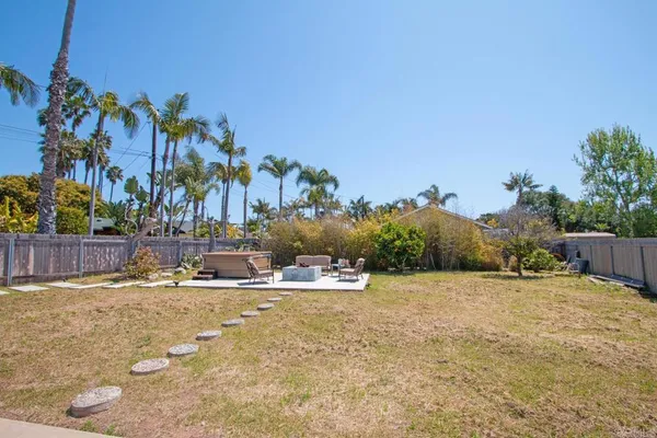 $4,200 | 907 California Street, Oceanside, CA 92054