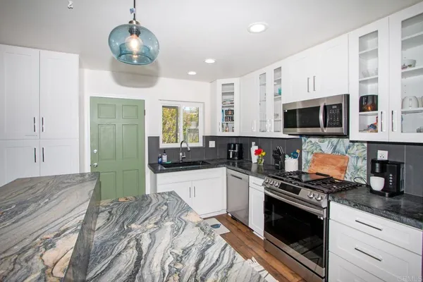 $4,200 | 907 California Street, Oceanside, CA 92054