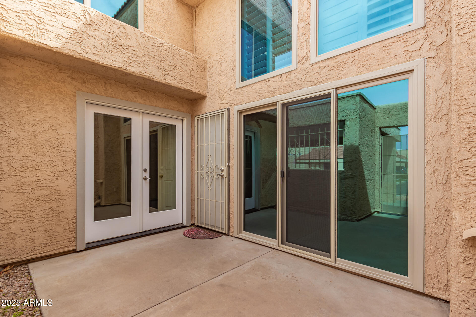 15439 North 1st Street Phoenix, AZ 85022 - Photo 4 of 26 front view of a building