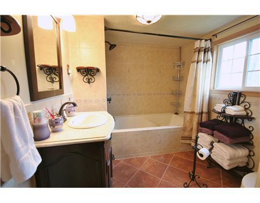 230 Goldscheitter Road Sarver, PA 16055 - Photo 9 of 14 Master Bath/Spa.