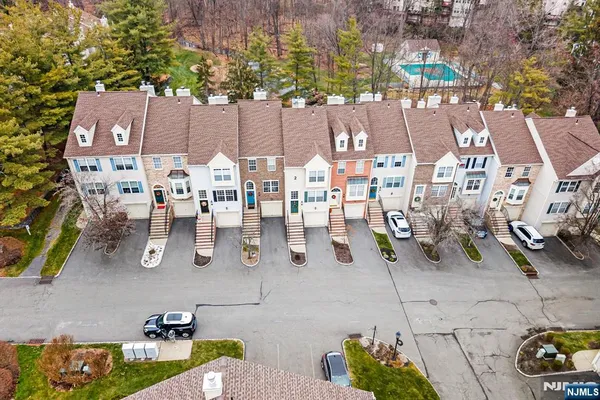 $600,000 | 900 Somerset Court, Ramsey, NJ 07446