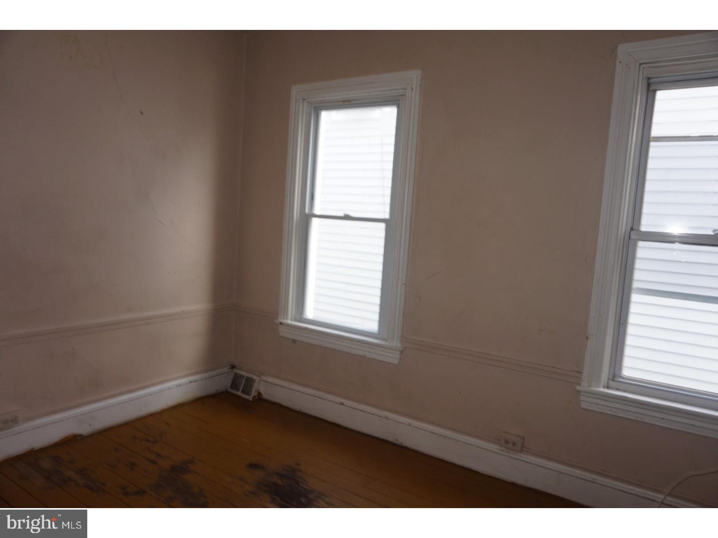 304 Middlesex Street Gloucester City, NJ 08030 - Photo 8 of 10