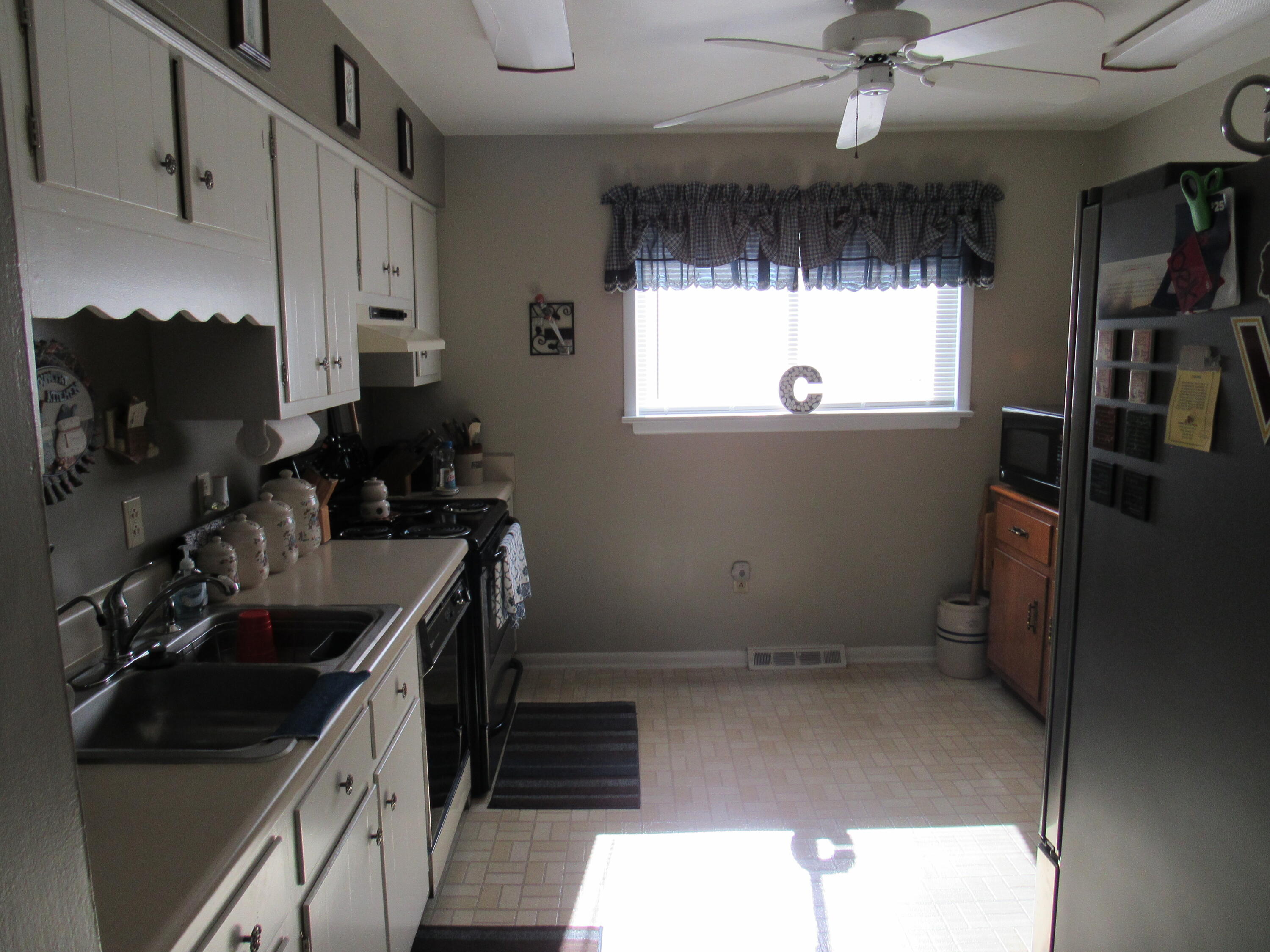 3810 Bower Road Roanoke, VA 24018 - Photo 7 of 16 IMG_2717