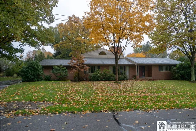 $335,000 | 5 Briggs Street, Busti, NY 14750