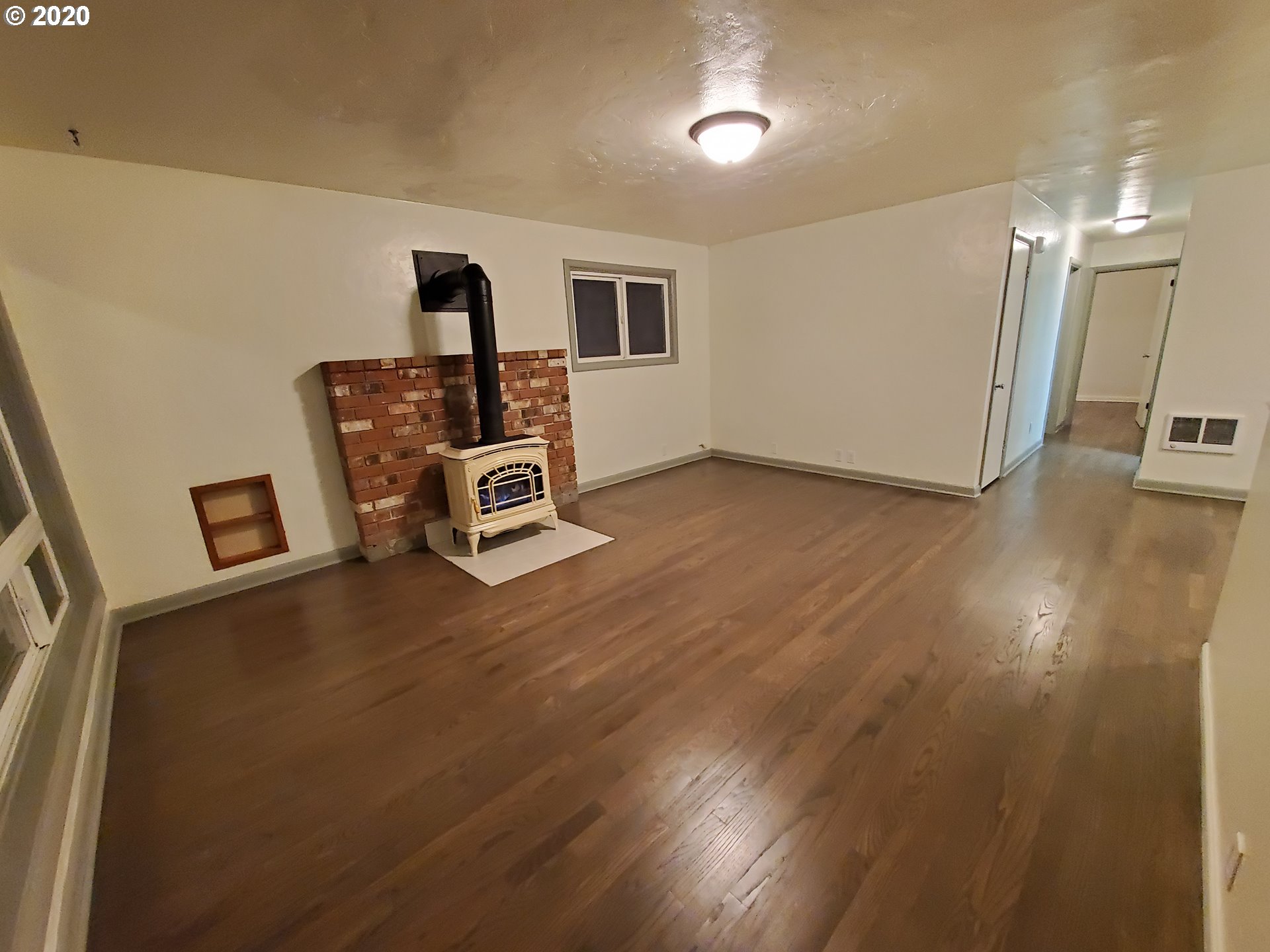 1625 J Street Springfield, OR 97477 - Photo 2 of 12