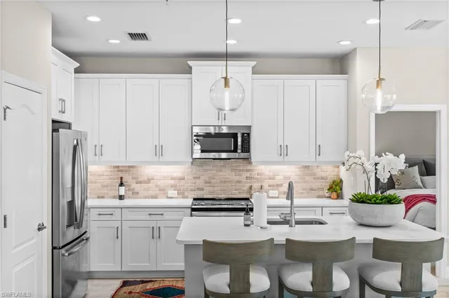 $460,000 | 2319 Sawyers Hill Road, Unit 708, Naples, FL 34120