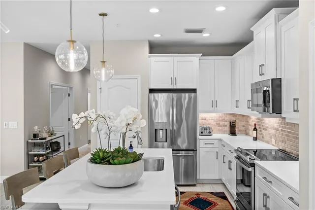 $460,000 | 2319 Sawyers Hill Road, Unit 708, Naples, FL 34120