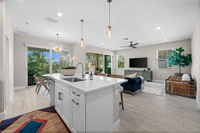 $460,000 | 2319 Sawyers Hill Road, Unit 708, Naples, FL 34120