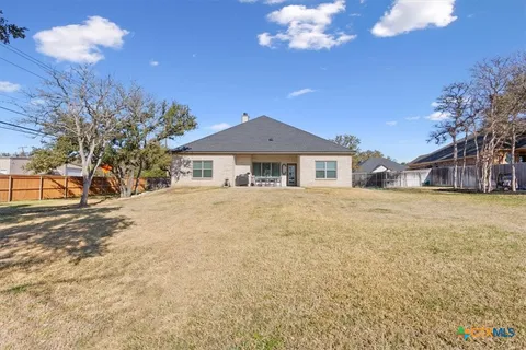 $565,000 | 102 Rancho Del Lago Lane, Belton, TX 76513
