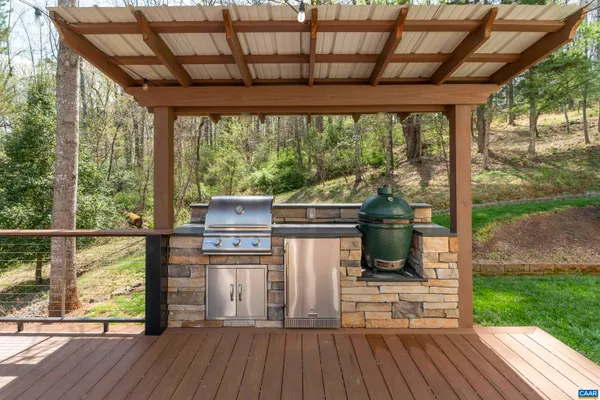 a view of sitting area on roof deck