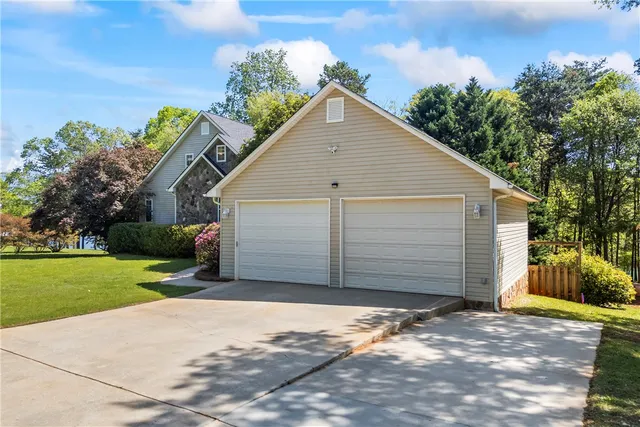 $599,000 | 168 Wilderness Point Road, Hartwell, GA 30643