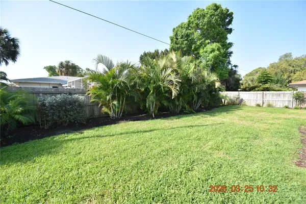 $3,595 | 2600 60th Avenue South, St. Petersburg, FL 33712
