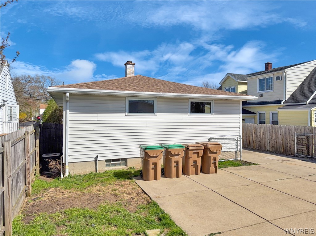 874 Beach Road Cheektowaga, NY 14225 - Photo 5 of 38