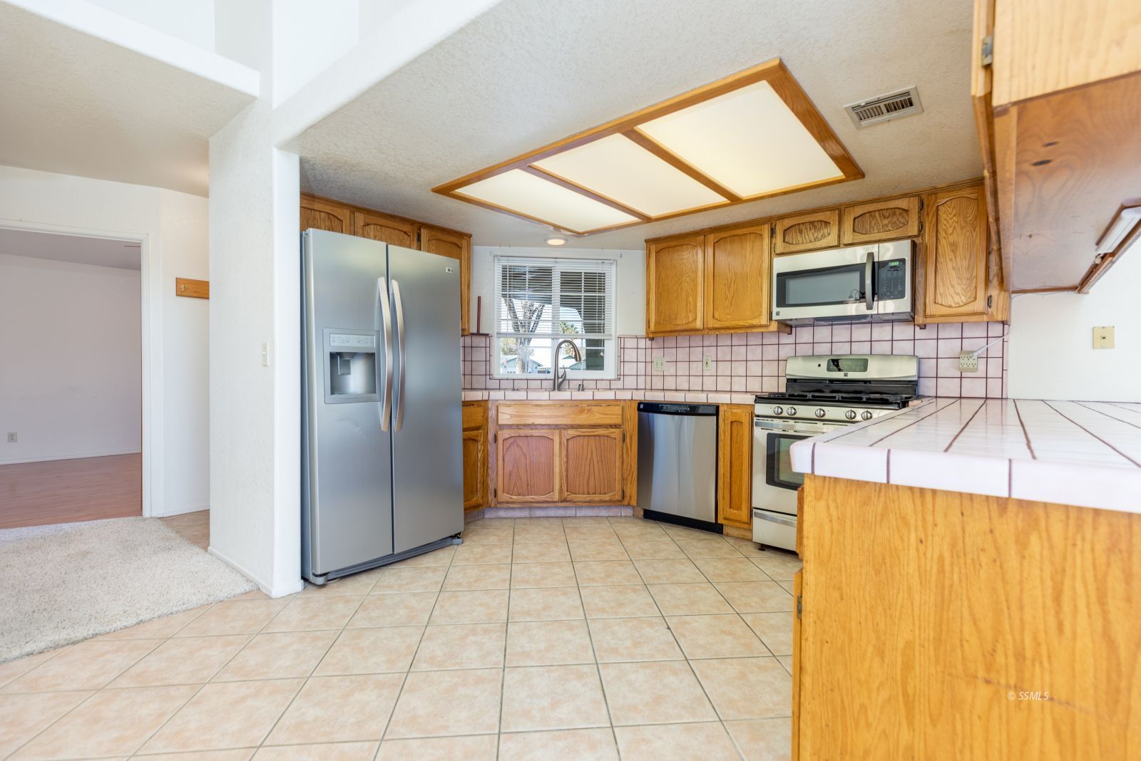 1125 West Tamarisk Avenue Ridgecrest, CA 93555 - Photo 8 of 33