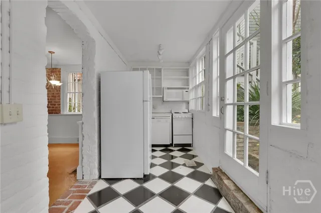 $1,800 | 521 East Harris Street, Unit A, Savannah, GA 31401