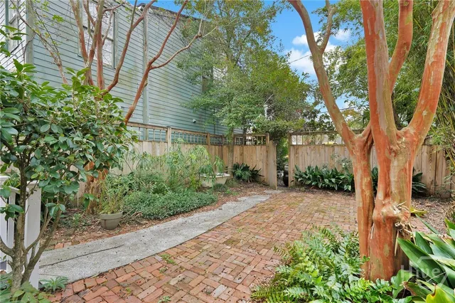 $1,800 | 521 East Harris Street, Unit A, Savannah, GA 31401